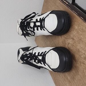 GUCCI Men's Black and White Leather GG Interlocking Logo High Top Sneakers Sz11